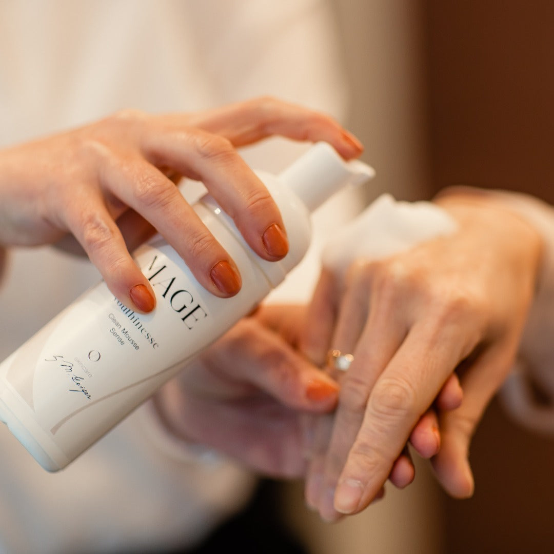 Clean Mousse Sense gleicht gestressten Hautton aus reinigt schonend und intensiv sensible Haut